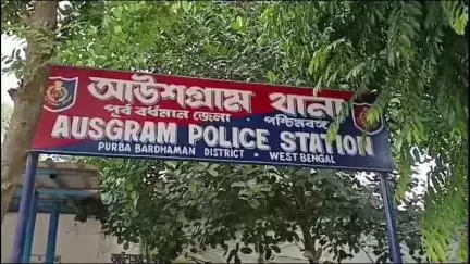 বর্ধমান ১: বালি বোঝাই দু’টি ডাম্পার বাজেয়াপ্ত সহ ধনকোড়া থেকে গ্রেপ্তার দুই চালক,ধৃতদের একদিনের পুলিশি হেফাজত
