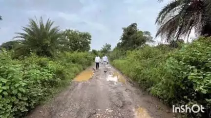 सूरजपुर: अजबनगर से रविंद्र नगर होते हुए बनारस रोड में जोड़ने वाली सड़क जर्जर, मंत्री प्रतिनिधि ने किया अवलोकन