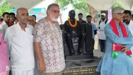 सुपौल: महात्मा गांधी के प्रपौत्र और सामाजिक कार्यकर्ता तुषार गांधी सुपौल पहुंचे