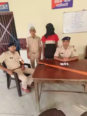 कटिहार जिला के सहायक थानान्तर्गत चोरी के मोटरसाइकिल के साथ शातिर चोर कुंदन कुमार को किया गया गिरफ्तार I