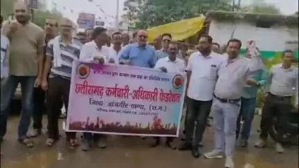 जांजगीर: छत्तीसगढ़ कर्मचारी अधिकारी फेडरेशन जांजगीर ने अपनी लंबित मांगों को लेकर मुख्यमंत्री के नाम सौंपा ज्ञापन