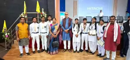 सिमडेगा: सरस्वती शिशु विद्या मंदिर, सलडेगा के मेधावी छात्र रांची में हुए सम्मानित