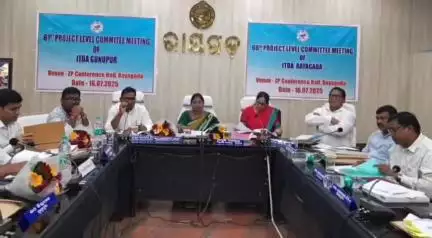 ରାୟଗଡା: ସ୍ଥାନୀୟ ଜିଲ୍ଲାପରିଷଦ ସମ୍ମିଳନୀ କକ୍ଷରେ ଦୁଇ  ସମ୍ୱନ୍ୱିତ ଆଦିବାସୀ  ଉନ୍ନୟନ ସଂସ୍ଥାର ପ୍ରକଳ୍ପ ସ୍ତରୀୟ କମିଟି ବୈଠକ ଅନୁଷ୍ଠିତ