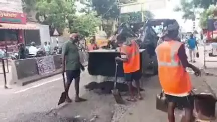 கடையநல்லூர்: திருமங்கலம் கொல்லம் தேசிய நெடுஞ்சாலையில் பழுதான சாலைகள் சீரமைக்கும் பணி