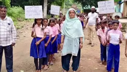 कलियासोल: कलियासोल के असनलिया पंचायत के भालबेड़ा में बच्चों ने शिक्षा के प्रति जागरूकता रैली निकाली