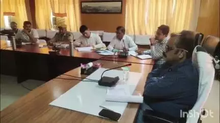 राजसमंद: राजसमंद कलेक्ट्रेट सभागार में कलक्टर की अध्यक्षता में सड़क सुरक्षा समिति की बैठक में सड़क हादसों की रोकथाम पर हुई चर्चा