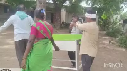 సిరిసిల్ల: గంట వ్యవధిలో సమస్య పరిష్కారించిన రాజన్న సిరిసిల్ల కలెక్టర్ సందీప్ కుమార్ ఝ