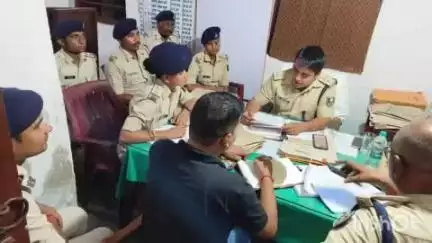 बेनीपट्टी: बेनीपट्टी थाना में SDPO ने लंबित मामलों की समीक्षा की, थानाध्यक्ष को दिए निर्देश
