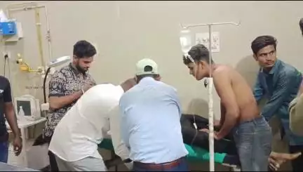 बांसवाड़ा: भीमसौर गांव के पास ट्रक ने बाइक को चपेट में लिया, एक युवक की मौत और दूसरा घायल, एमजी अस्पताल में उपचार जारी