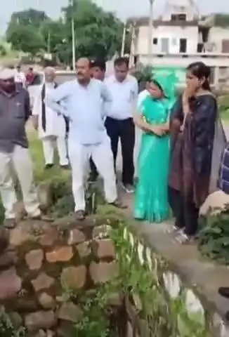 बड़ागांव धसान: बड़ागांव नगर परिषद में 80 में से 67 प्रस्ताव पास, पानी निकासी पर नगर परिषद अध्यक्ष ने दिए निर्देश