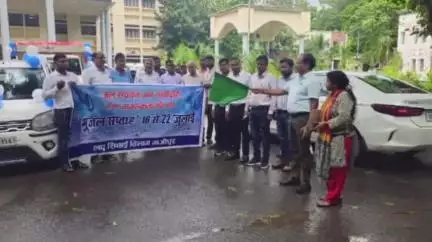 मुहम्मदाबाद: गाजीपुर में भूजल संरक्षण सप्ताह की शुरुआत, सीडीओ ने विकास भवन से बाइक रैली को दिखाई हरी झंडी