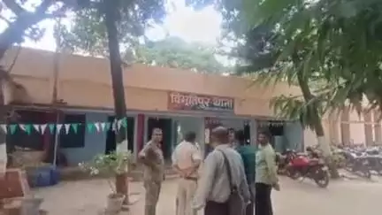 विभूतिपुर: बूढ़ी गंडक शमशान घाट के पास ट्रक की टक्कर से बाइक सवार युवक की मौत, परिवार में कोहराम