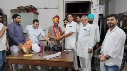 रायसिंहनगर: राय सिंह नगर के केंद्रीय सहकारी बैंक में कार्यरत कर्मचारियों को प्रमोशन के बाद दी गई विदाई