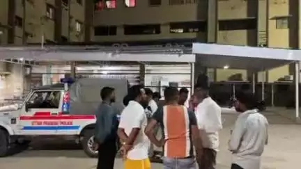 फिरोज़ाबाद: मेडिकल कॉलेज के सो सैया अस्पताल में इलाज को लेकर गर्भवती महिला के परिजनों ने किया हंगामा