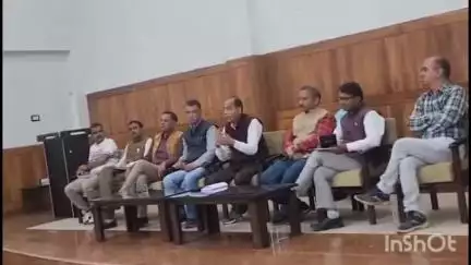मंडी: पूर्व मुख्यमंत्री ने सराज विधानसभा के पंचायत प्रधानों से बैठक कर की स्थिति की समीक्षा, दिए आवश्यक निर्देश