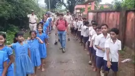 ରେଢାଖୋଲ: ସଦର ବନାଞ୍ଚଳ ଅଧିକାରୀଙ୍କ କାର୍ଯ୍ୟାଳୟ ପକ୍ଷରୁ ବୀରସିଂହଗଡ ଓ ବସିଆପଡା ଠାରେ ବନ ମହୋତ୍ସବ ଅନୁଷ୍ଠିତ