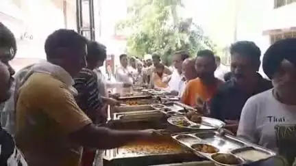 श्रीकरणपुर के मां चिंतपूर्णी मंदिर में चतुर्थ वार्षिक महोत्सव कार्यक्रम का आयोजन लगाया गया विशाल भंडारा
