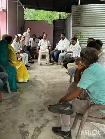चितरंगी: देवसर विधायक ने निवास पर जनसुनवाई कर फरियादियों की समस्याएं सुनीं