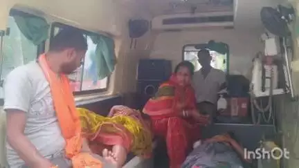 कोढ़ा: कोढ़ा प्रखंड: NH 31 चेथरीयापीर नहर के पास अज्ञात बस की चपेट में आने से तीन बाइक सवार जख्मी