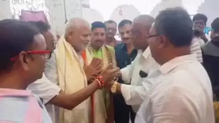 नाथनगर: चंपानगर के मनसा देवी मंदिर में बारी पूजा पर मंत्री ने किए दर्शन, सौंपा ज्ञापन