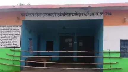 जांजगीर: ग्राम पंचायत खैजा वार्ड 5 के ग्रामीण बारिश में गलियों में कीचड़ व जलभराव से परेशान, सीसी रोड निर्माण की मांग
