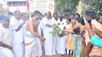 வேடசந்தூர்: வடமதுரை புதிய பேரூராட்சி கட்டிடத்துக்கு பூமிபூஜை - எம்.எல்.ஏ தொடங்கி வைத்தார்