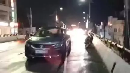 अमरावती: दारूच्या नशेत भरधाव कारचालकाची विद्यार्थिनीच्या स्कूटरला धडक; इर्विन चौक–राजापेठ उड्डाणपुलावर अपघात, विद्यार्थिनी गंभीर