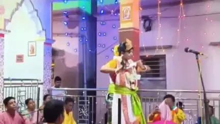 আউশগ্রাম ১: মনসা পুজো উপলক্ষ্যে গুসকরার পাত্রপাড়ায় অনুষ্ঠিত হল পৌরাণিক কাহিনী কালীয় দমন লীলা