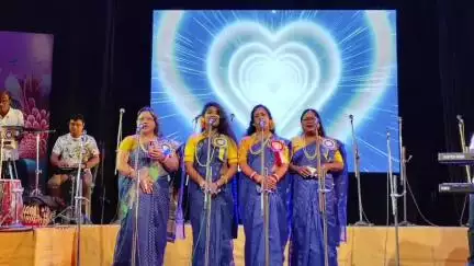 বহরমপুর: নবরং সংগীত চর্চা কেন্দ্রের বার্ষিক অনুষ্ঠান অনুষ্ঠিত হলেও বহরমপুর রবীন্দ্রসদন প্রেক্ষাগৃহে