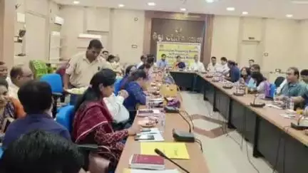 ଖୋର୍ଦ୍ଧା: ଖୋର୍ଦ୍ଧା ଜିଲ୍ଲାପରିଷଦ ସମ୍ମିଳନୀ କକ୍ଷରେ ଡେଙ୍ଗୁ, ଡାଇରିଆ ଓ ମ୍ୟାଲେରିଆ ପ୍ରତିରୋଧ କମିଟି ବୈଠକ।