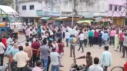 रहली: यूरिया खाद के लिए मारामारी, परेशान किसानों ने चांदपुर चौराहा पर किया चक्काजाम, तहसीलदार की समझाइश के बाद हटे #jansamasya