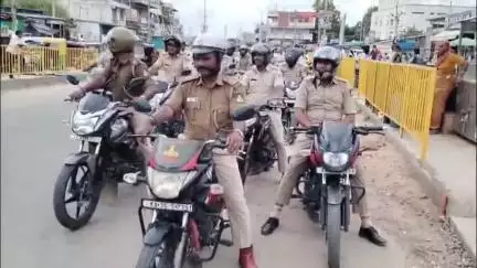 ರಾಯಚೂರು: ಮಸ್ಕಿ ಪಟ್ಟಣದಲ್ಲಿ ಪೊಲೀಸ್ ಇಲಾಖೆಯಿಂದ ಹೆಲ್ಮೆಟ್, ಸಂಚಾರಿ ನಿಯಮ ಪಾಲನೆ ಜಾಗೃತಿ ಜಾಥಾ