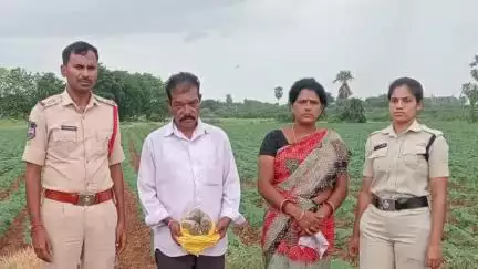సిరిసిల్ల: కోరెం గ్రామ శివారులో గంజాయి తరలిస్తున్న ఇద్దరు అరెస్ట్‌, రిమాండ్‌కు తరలింపు: వేములవాడ రూరల్ సీఐ శ్రీనివాస్