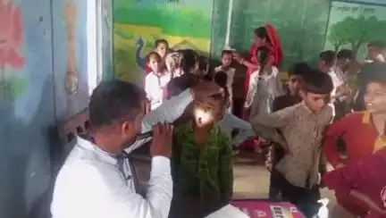 पचोर: शासनादेश पर शासकीय कन्या माध्यमिक विद्यालय पढ़ाना में आरबीएसके टीम ने बच्चों का स्वास्थ्य परीक्षण किया