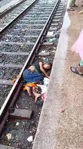 bihar police ka exam deni jarahi aik ladki train ki chapet me aane se us ka iak hath aur aik pair kat gaya