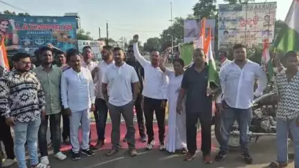ସଦର: FM କଲେଜ ଛାତ୍ରୀ ଆତ୍ମହୁତି ଘଟଣା: ଓଡ଼ିଶା ବନ୍ଦ କଳାହାଣ୍ଡି ଜିଲ୍ଲା ଭବାନୀପାଟଣା ସହରରେ ମଧ୍ୟ ପ୍ରଭାବିତ।