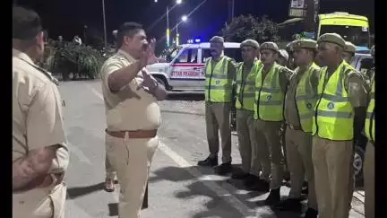 बड़ौत: सीओ ने बड़ौत कांवड़ मार्ग पर सभी कांवड़ मोबाइल को सुरक्षा व्यवस्था के संबंध में किया ब्रीफ