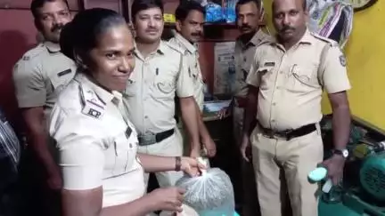 കോഴിക്കോട്: 18.3 കിലോ കഞ്ചാവുമായി രണ്ടു വെസ്റ്റ് ബംഗാൾ സ്വദേശികൾ എരഞ്ഞിപ്പാലത്ത് പിടിയിൽ