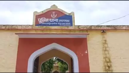 पुलिस थाना जमवारामगढ़ ने नकली पनीर व एक पिकअप सहित दो आरोपी किए गिरफ्तार।