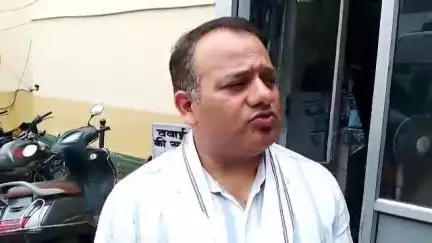 भरमौर के विधायक डॉ. जनक राज ने घायल महिला को अपनी गाड़ी में पहुंचाया अस्पताल, मानवीयता की मिसाल पेश की