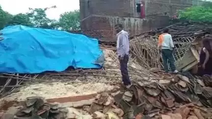 निवाड़ी: निवाड़ी जिले के मड़वा राजगढ़ में बारिश से छत्ते कुशवाहा का कच्चा मकान गिरा