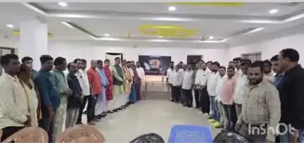 ଫୁଲବାଣୀ ସହର: ଫକୀରମୋହନ ସ୍ଵୟଂଶାସିତ ମହାବିଦ୍ୟାଳୟର ଛାତ୍ରୀ ସୌମ୍ୟାଶ୍ରୀଙ୍କ ଅମର ଆତ୍ମାର ସଦଗତି ପାଇଁ ଫୁଲବାଣୀ ଠାରେ ସାମୁହିକ ଦୀପଦାନ କଲେ ସାଂସଦ