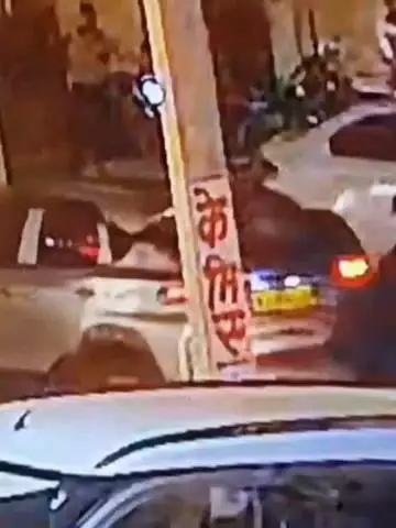 अलवर: अग्रसेन पुलिया के नीचे टैक्सी स्टैंड पर 2 युवकों से लाठी-डंडों व तलवारों से मारपीट, कई संगठनों ने किया धरना प्रदर्शन