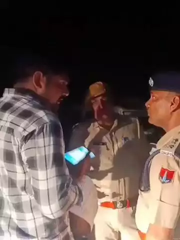 अलवर: अलवर में सघन चेकिंग अभियान, रात में पुलिस ने संदिग्ध व्यक्तियों और वाहनों की की जांच