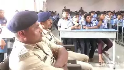 ધ્રાંગધ્રા: વિશ્વ સર્પ દિવસની ઉજવણી અંતર્ગત ધ્રાંગધ્રા બ્રહ્માનંદ વિદ્યાલય ખાતે સેમિનાર યોજાયો
