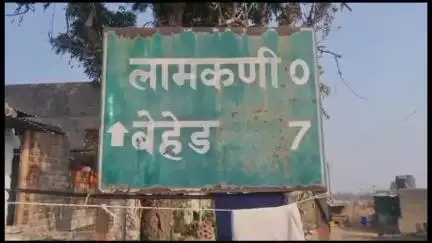 धुळे: लामकानी निजामपूर रस्त्यावर पिक अप वाहनाची दुचाकीला धडक महिलेचा मृत्यू सोनगीर पोलिसात गुन्हा दाखल