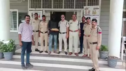 रायसेन: सांची पुलिस ने बाइक सवार से 2 किलो गांजा जब्त कर किया गिरफ्तार