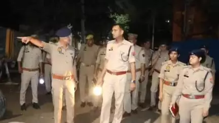 मथुरा: मथुरा में देर रात एसएसपी ने दो थानों का किया औचक निरीक्षण, बेहतर पुलिसिंग के दिए निर्देश