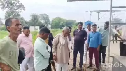 बिसौली: रेलवे स्टेशन के समीप पड़ा मिला अज्ञात व्यक्ति का शव, सुबह टहलने गए लोगों ने शव देखकर पुलिस को दी सूचना