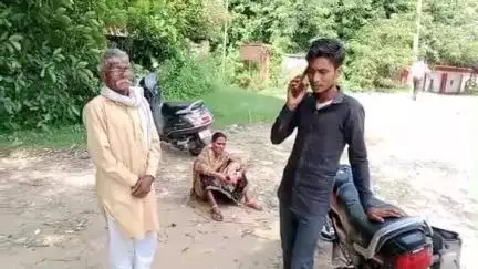 लखीमपुर: गोला अलीगंज रोड स्थित जंगल के बाहर उल्ल नदी के पास ट्रक ने बाइक में मारी टक्कर, हादसे में एक की मौत, दूसरा घायल